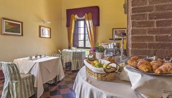 breakfast room